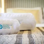 Banus - Golden Mile Carolina Park Apartman *
